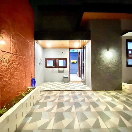 Good Feeling Ketapang Harbour Hostel Exterior photo