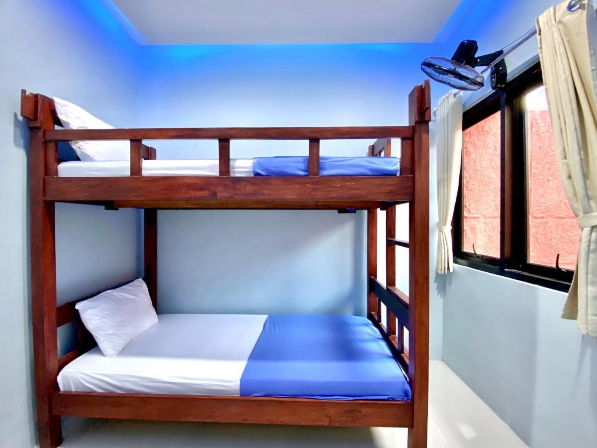Good Feeling Ketapang Harbour Hostel Exterior photo